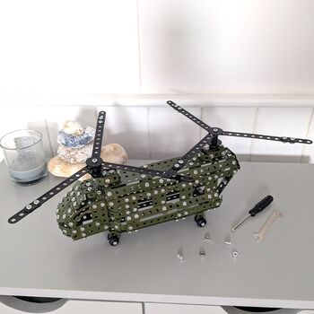 Make Your Own Chinook Helicopter Metal Construction Set, 2 of 10