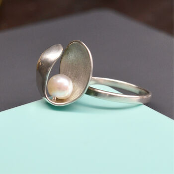 'Hidden Beauty' Abstract Handmade Silver Pearl Ring, 2 of 7