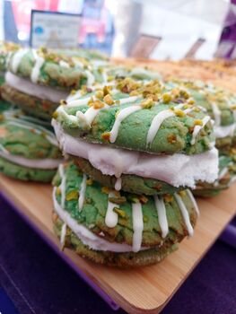 White Choc And Pistachio Cookie Sandwich – Sauce Centre, 2 of 4