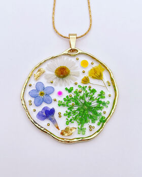 Medium Necklace With Daisies And Green Flowers, 4 of 11