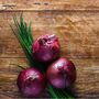 Winter Vegetable Plants Red Onion 24 X Plant Pack, thumbnail 2 of 3