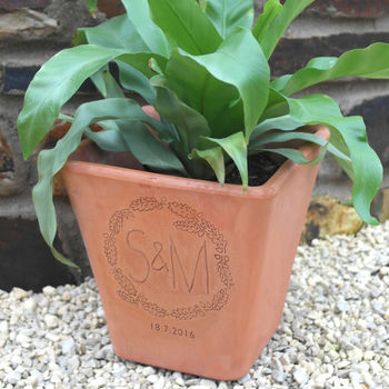 Personalised Engraved Wreath Flower Pot, 5 of 7