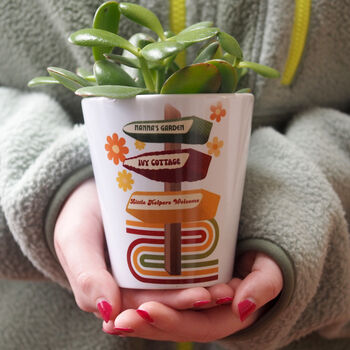 Retro Sixties Signpost Personalised Plant Pot For Mum, 2 of 3