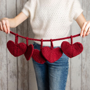 Heart Garland Knitting Kit Easy Valentines, 2 of 6