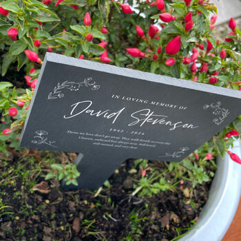 Personalised Large Wreath Memorial Slate Plant Marker, 5 of 8