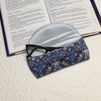 Liberty Soft Glasses Case With Magnetic Closure Db, 2 of 9