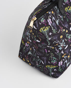 Wilderness Large Black Grab Tote, 7 of 7