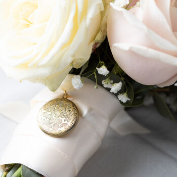 Personalised Vintage Antique Gold Round Wedding Bouquet Locket, 2 of 5