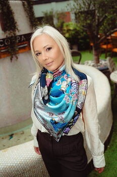 Limited Edition Kakuru Lanterns Japanese Crane Birds Blossoms And Lanterns 100% Silk Scarf, 8 of 11