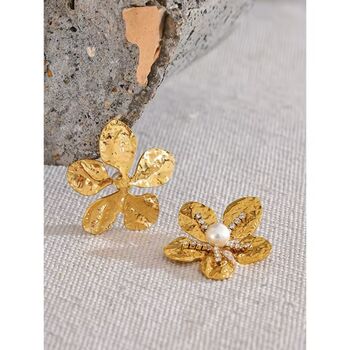 Monaco D’or Pearlrow Vintage Gold Centi Flower Earrings, 3 of 4