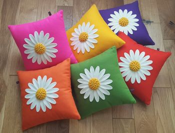 daisy cushion