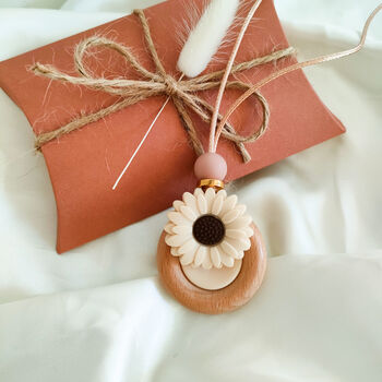 Daisy Breastfeeding Pendant, 2 of 9