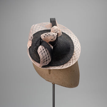 Black And Light Pink Modern Saucer Hat 'Larisa', 3 of 12