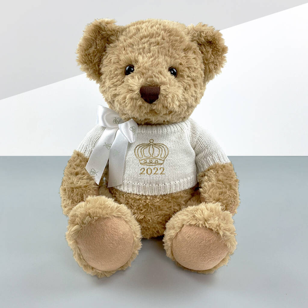 2021 Year Bear With Crown Or Tiara Embroidery, 1 of 4