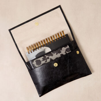 Minimal 2026 Daily Planner Diary: Noir Swans, 5 of 12