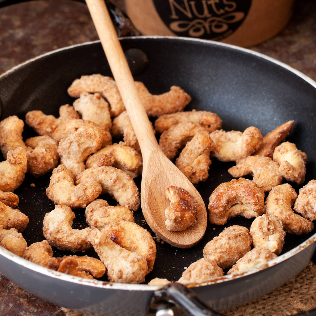 Cinnamon And Vanilla Roasted Cashews By Cracking Nuts