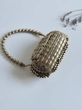 Ben Thanh Minaudière, 8 of 12