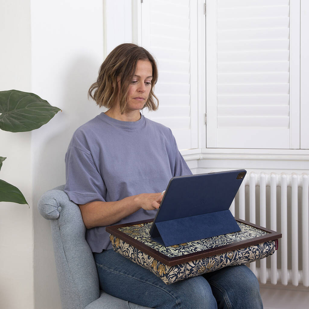 William Morris Snakeshead Cushioned Lap Tray By Green&Heath
