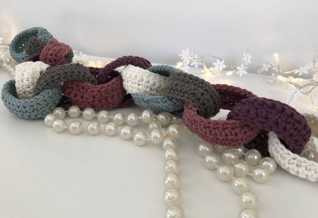 Christmas 'paper' Chain Decoration Crochet Kit By Suzie Jules