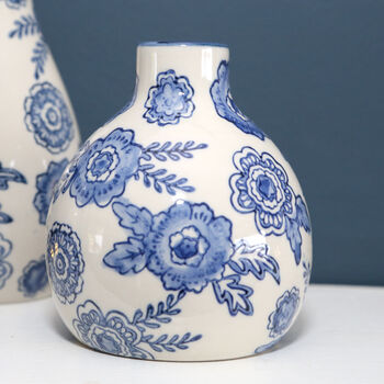 Blue Willow Vase, 4 of 5