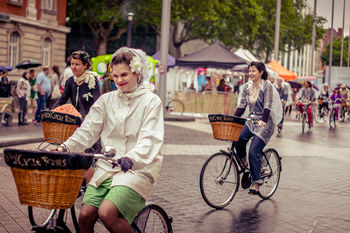 A Gin And Market Safari By Bicycle For Two, 4 of 7