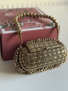 Ben Thanh Minaudière, 7 of 12