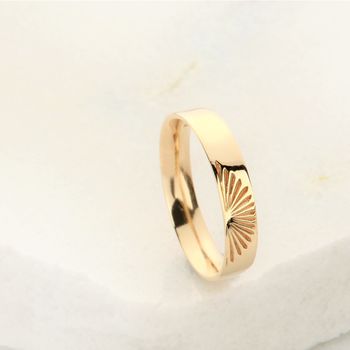 Gold Sun Pattern Women's Wedding Ring 4mm, 4 of 5