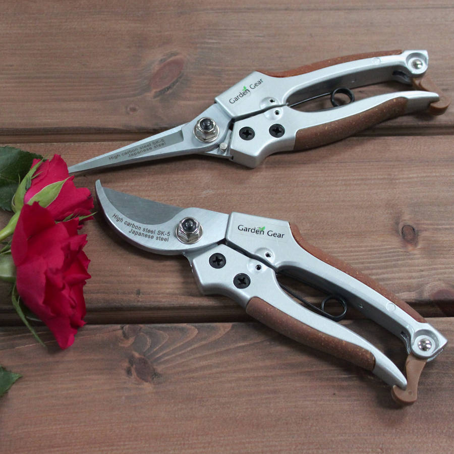 lightweight bypass pruner and garden snips set by garden gear
