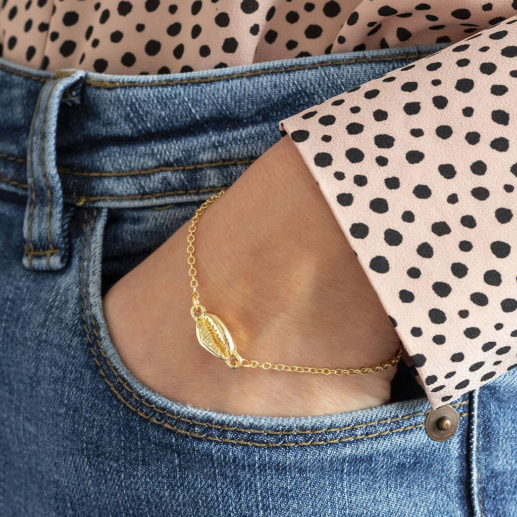 Amazon.com: 2022 Fashion puka Gold Cowrie sea Shell Choker Necklace for  Women Girl Set Bohemian Seashell Beach Summer Rope Jewelry Gift : Clothing,  Shoes & Jewelry