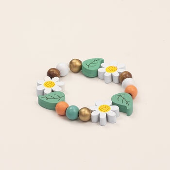 Make Your Own Daisy Chain Bracelet, 7 of 8