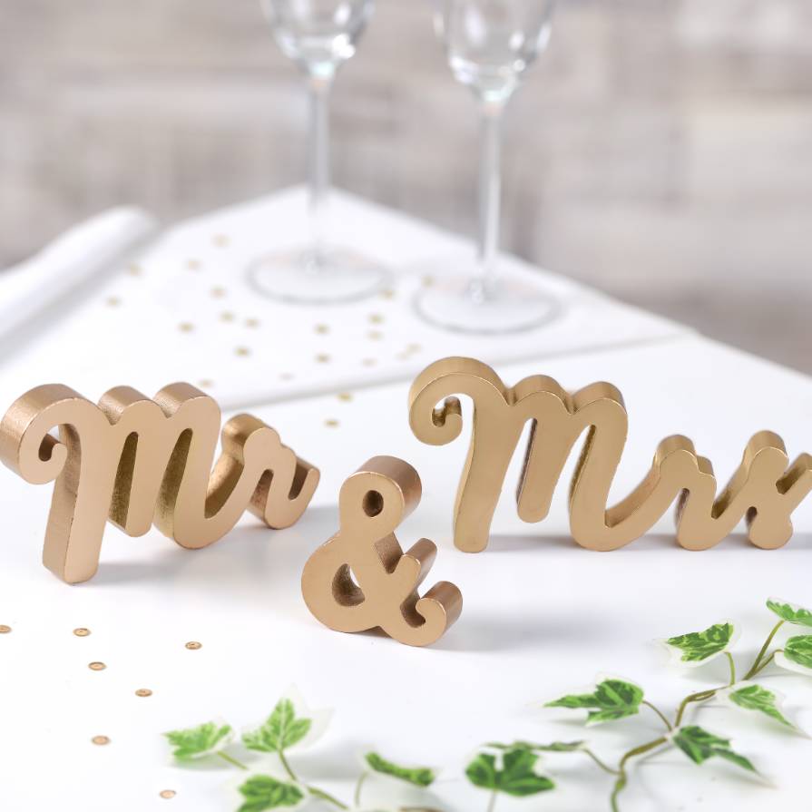 mr-and-mrs-gold-freestanding-words-by-the-letteroom