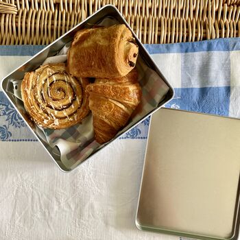 Personalised Pastry Wreath Biscuit Tin, 3 of 8