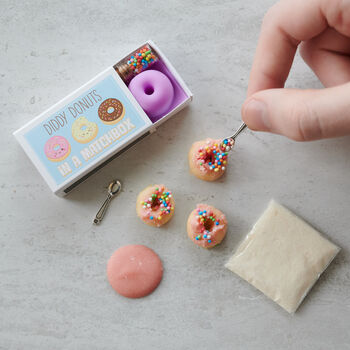 Make Your Own Diddy Donuts In A Matchbox, 2 of 7