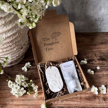 Cow Parsley Car Air Freshener Botanical Hanging Diffuser, 3 of 4