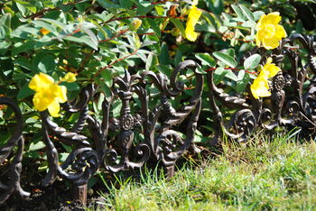 Ornate Cast Iron Garden Lawn Edging Panel 31 X 30cm, 6 of 6