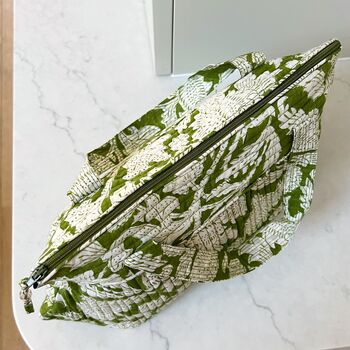 Tall Wash Bag With Handles Green Rhapsody, 3 of 5
