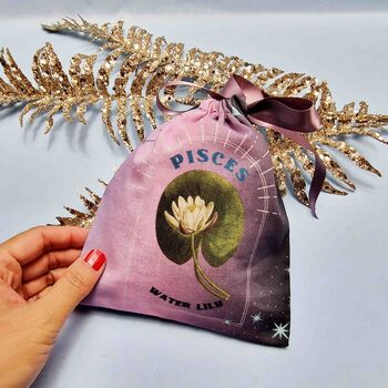 Pisces Birth Flower Gift Pouch, 2 of 8