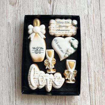 Personalised 50th Wedding Anniversary Biscuit Gift, 3 of 4