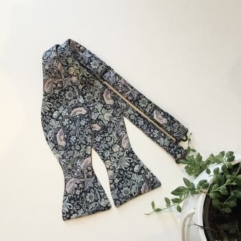 Self Tie Bow Tie In Black William Morris, 5 of 5