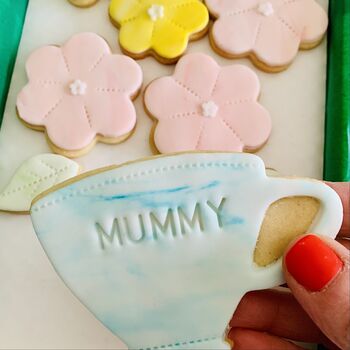 Mother's Day Biscuit Flowers Letterbox Gift, 4 of 7