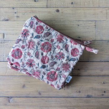 Quilted Sari Pouches: Beige Floral Pattern With Colourful Zipper, 2 of 8