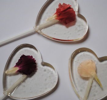 Set Of 10 Personalised Edible Flower Lollipops, 5 of 8