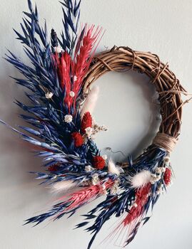 Kings Coronation Dried Flower Wreath, 4 of 5