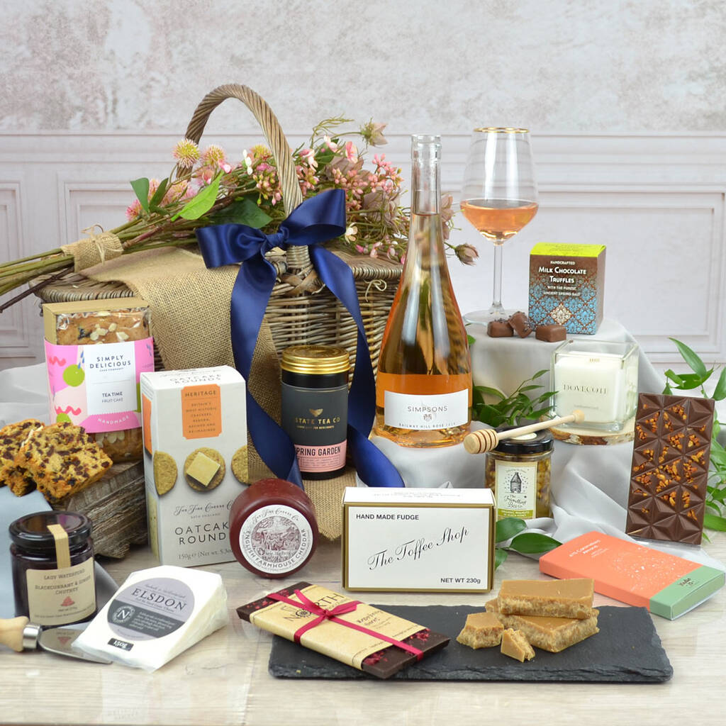 The Dewley Luxury Hamper For Her, 1 of 4