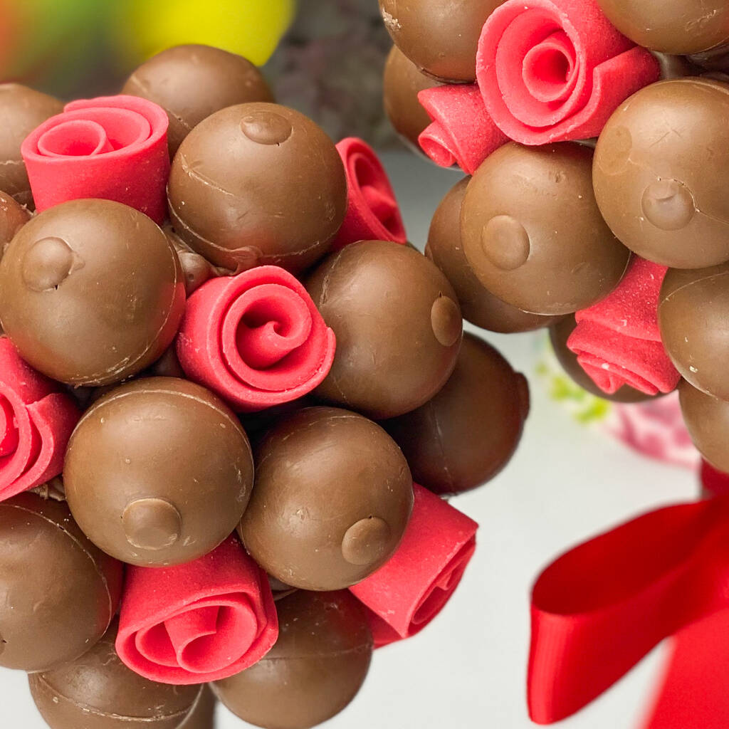 Lindor® With Edible Red Roses By Sweet Trees
