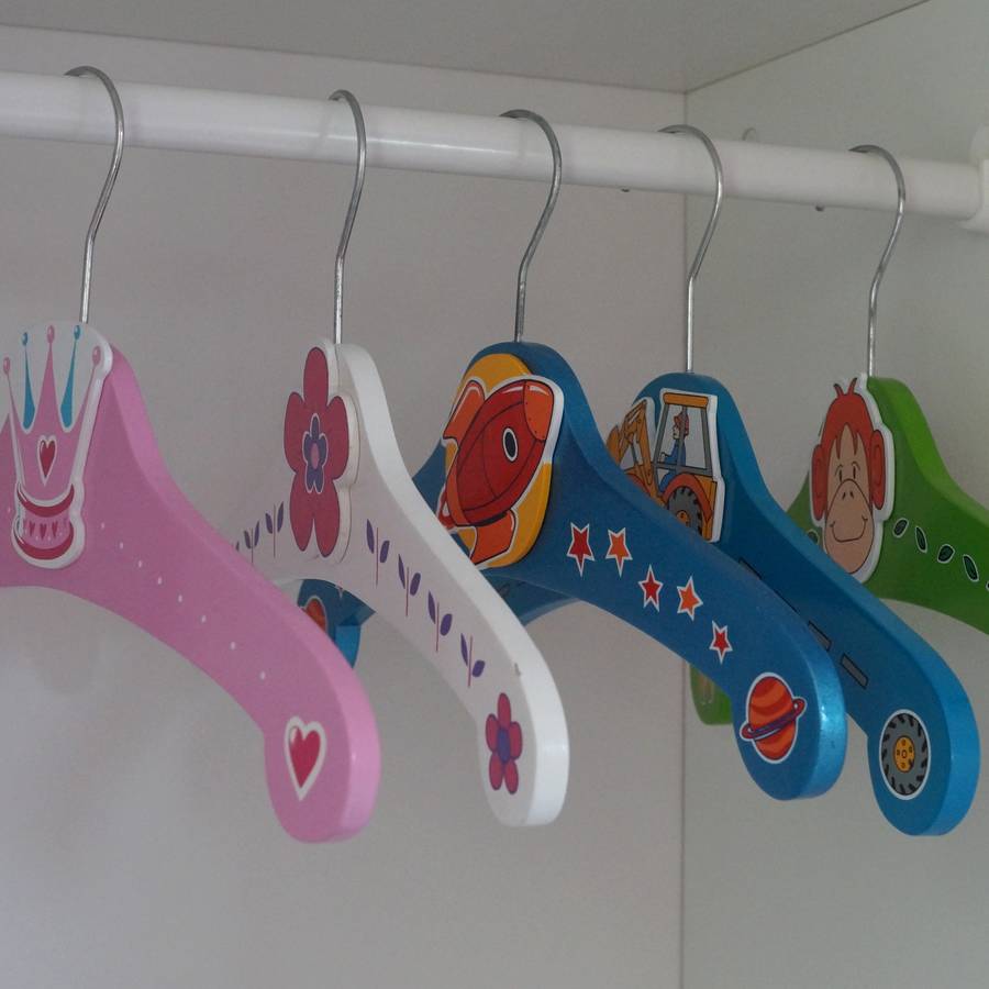 childrens hangers by oodles of gifts