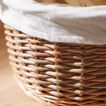 Oval Wicker Basket With White Lining, 4 of 6