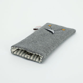 Oyster Catcher Gadget Phone Case, 2 of 2