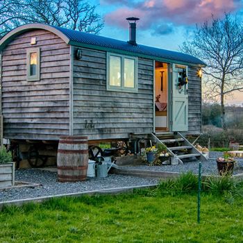 Shepherd Hut Two Night Star Stay With Wood Fired Hottub, 7 of 9