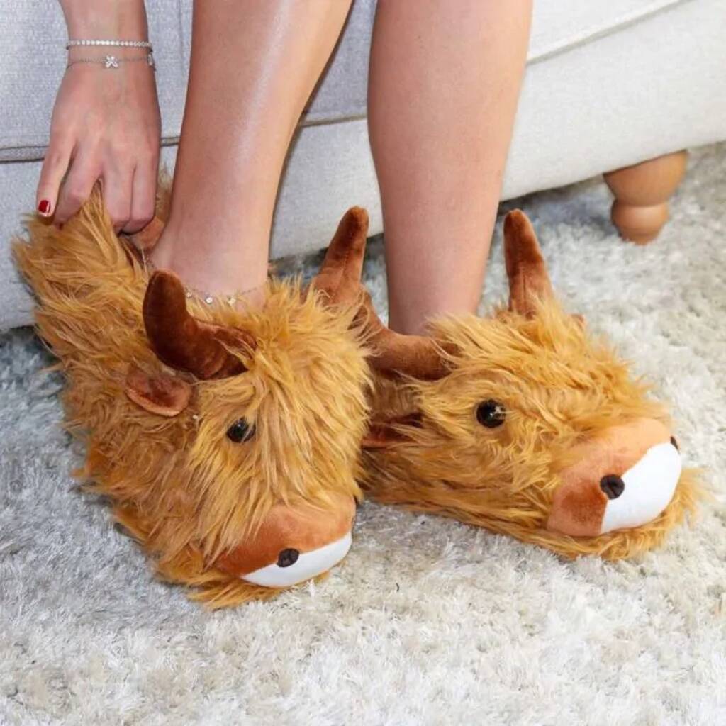 Amazon.com | Highland Cow Slippers With Flowers, Highland Cow Slippers,  Womens Highland Cattle Slippers, Scottish Cow Slippers, Kawaii Cow Slides, Highland  Cow Slippers, One Size | Shoes